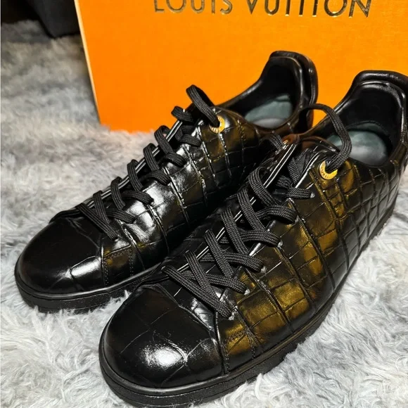 Louis Vuitton Low Top Black Shoes SZ 9